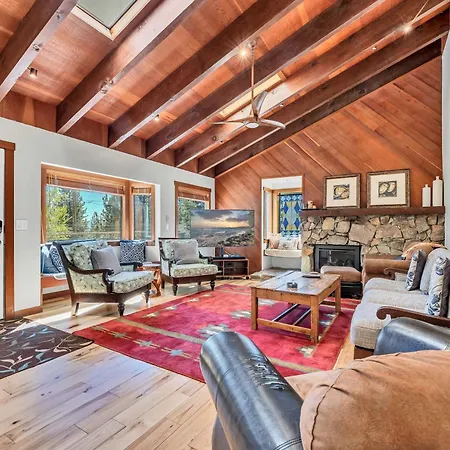 Updated Tahoe Retreat Near Trails With Game Room